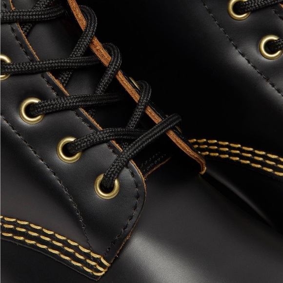 Dr. Martens 101 Vintage Smooth Leather Ankle Boot - Picture 4 of 10